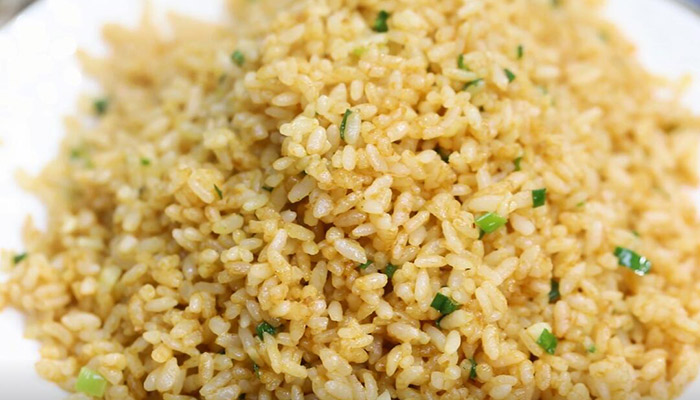 酱油炒饭的做法 酱油炒饭的家常做法