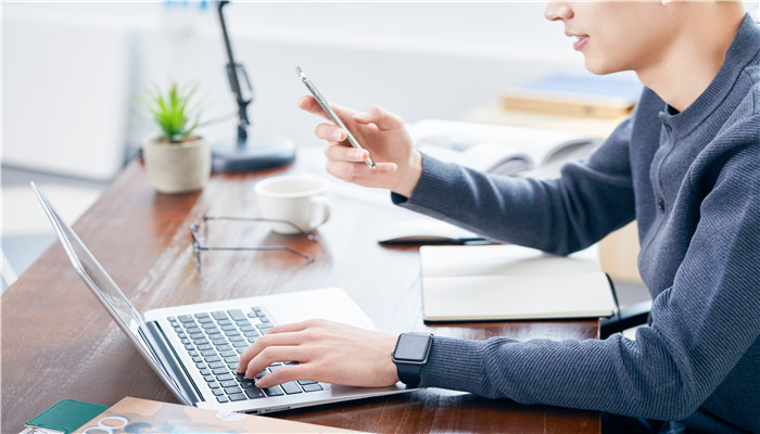 苹果手机掉水里了应该怎么处理 苹果手机掉水里了应该怎么办