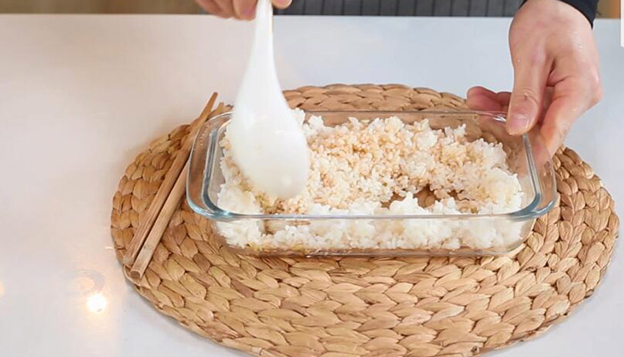 酱油炒饭的做法 酱油炒饭的家常做法