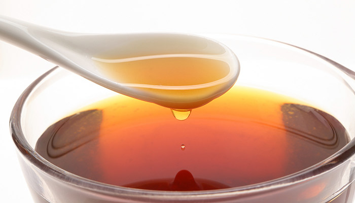 黑芝麻油和白芝麻油的区别 黑芝麻油和白芝麻油有什么不同 黑芝麻油和白芝麻油的区别 黑芝麻油和白芝麻油有什么不同