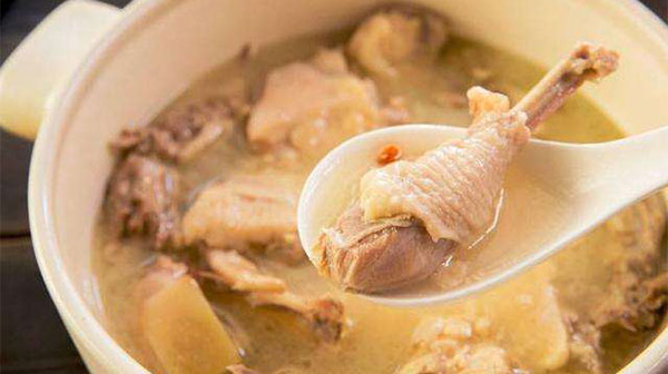 公鸡汤和母鸡汤的区别 公鸡汤和母鸡汤有什么不同