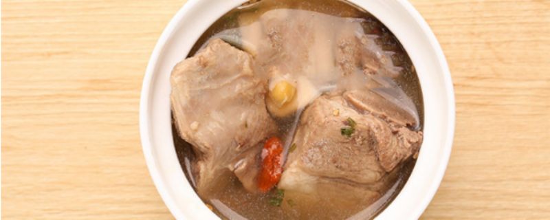 哺乳期的大骨头汤怎么做 哺乳期的大骨头汤的做法